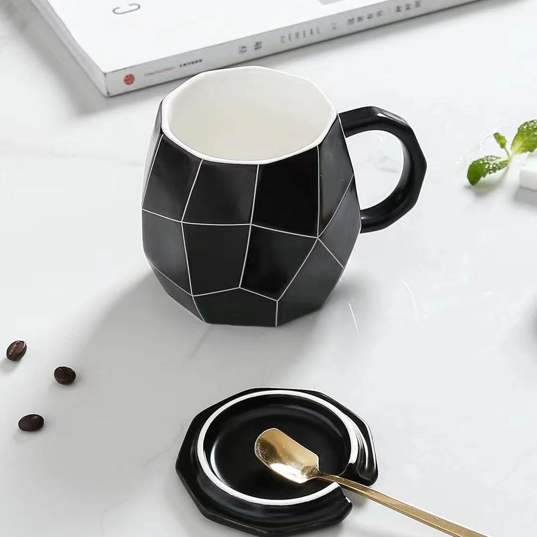 Keramische Mok Koffie Creativiteit Onregelmatige Abstracte Geometrie Vorm Zwart En Witte Lijn Mok Eenvoudige Nordic Stijl Mok Drinkware: Black