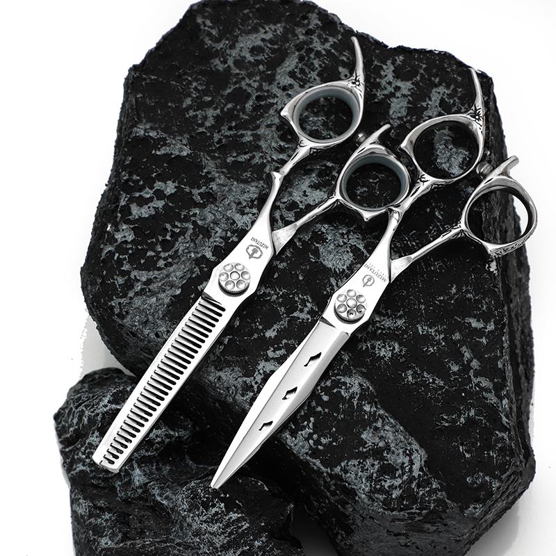 Kappersgereedschap, kappersbenodigdheden, salonschaar, uitdunschaarset,  of 6.0 haarscharen van 7 cm.