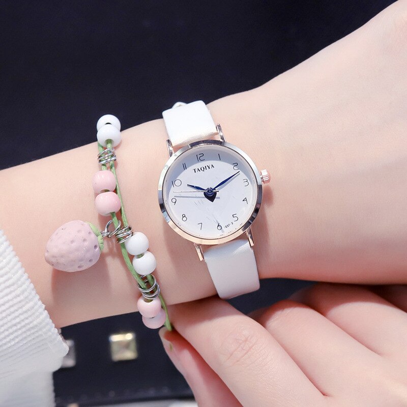 Dameshorloge met hartvormige blauwe wijzer dames quartzhorloges casual klein wit leren klokje dames polshorloges: Wit