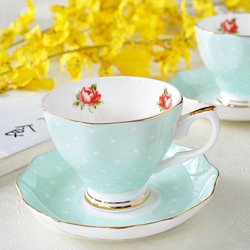 Juego de café europeo de hueso de china, plato circular de cerámica simple , taza de leche de té de la tarde, taza de café de 200ml