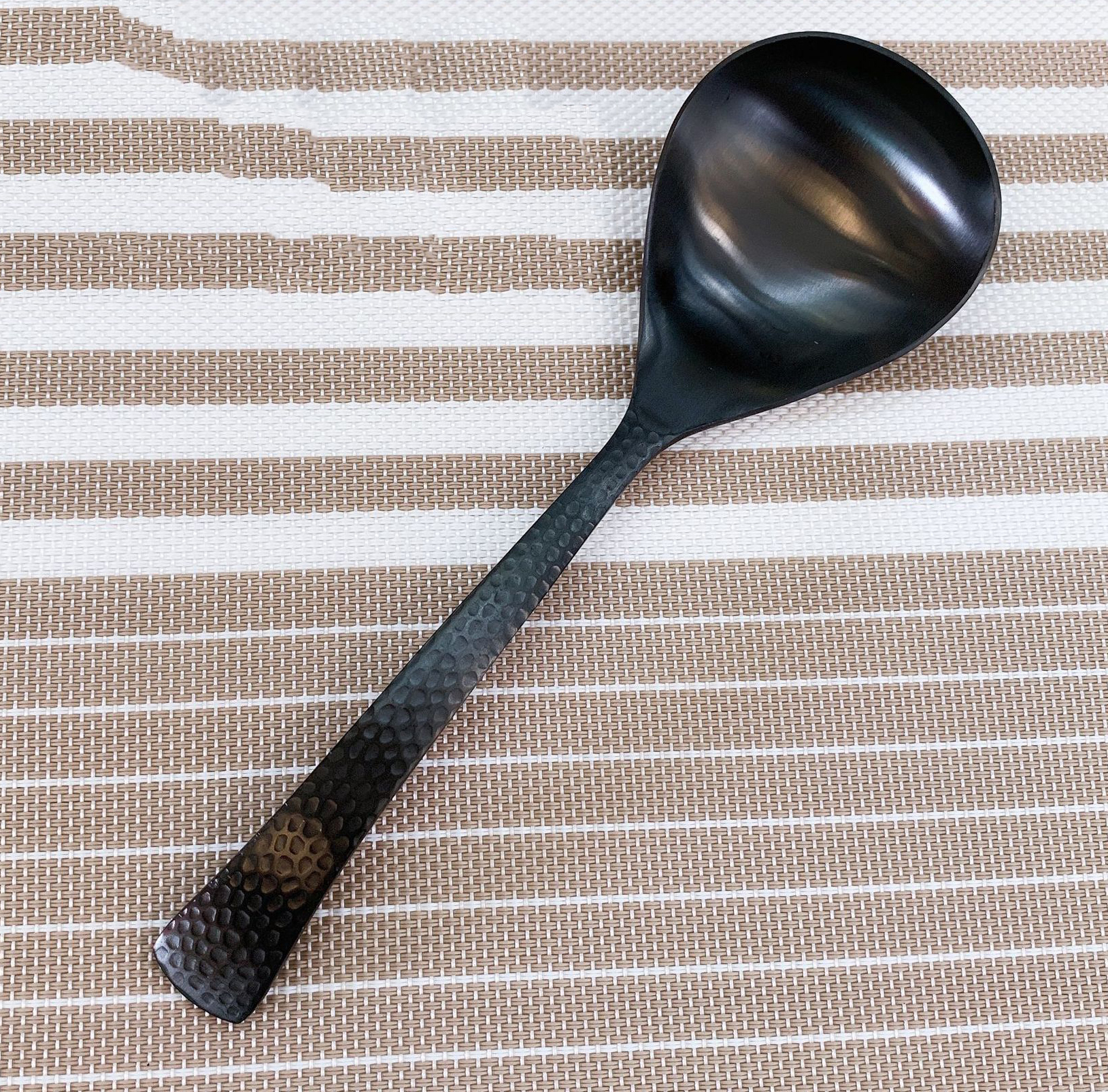 Volledige Gehamerd Zwart Servies 304 Rvs Luxe Bestek Set Steak Mes Theelepels Vorken Voor Thuis Keukengerei: Soup Ladle