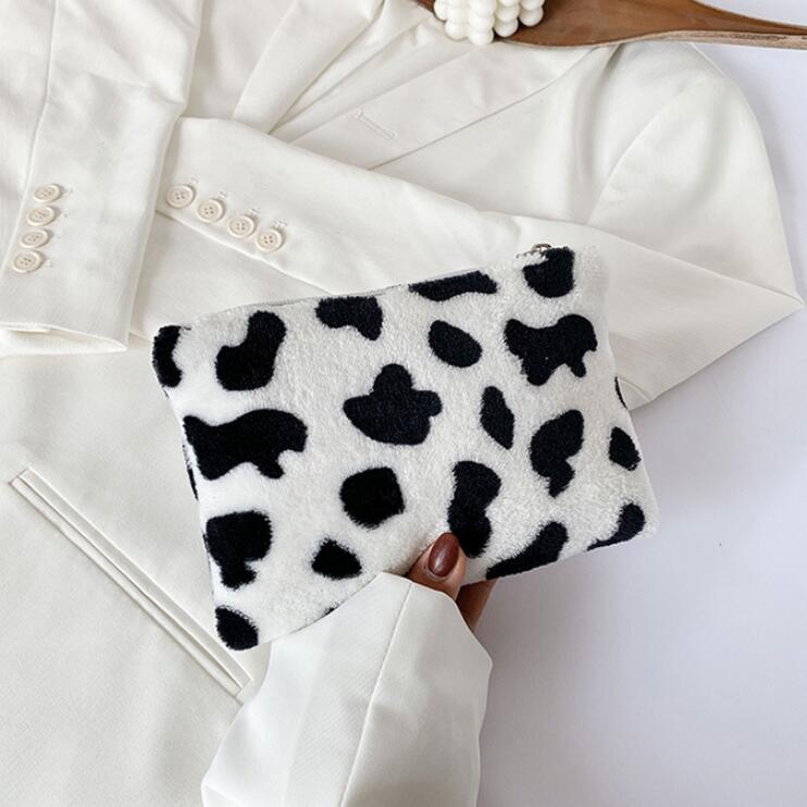 Bolsos grandes peludos de invierno para mujer, bandolera de hombro con patrón de vaca a la , de felpa suave, de viaje, informal: Cow Envelope