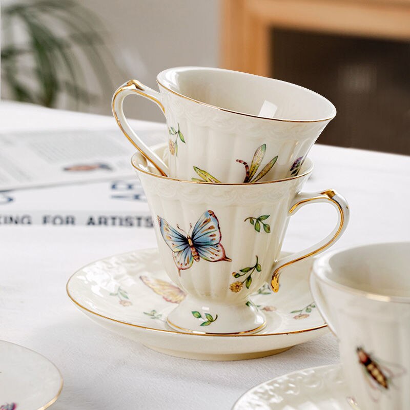 Butterfly Insect Pattern Coffee Set Europe Porcelain Tea Set 800ml Bone China Pot Ceramic Cup and Saucer Retro Luxury