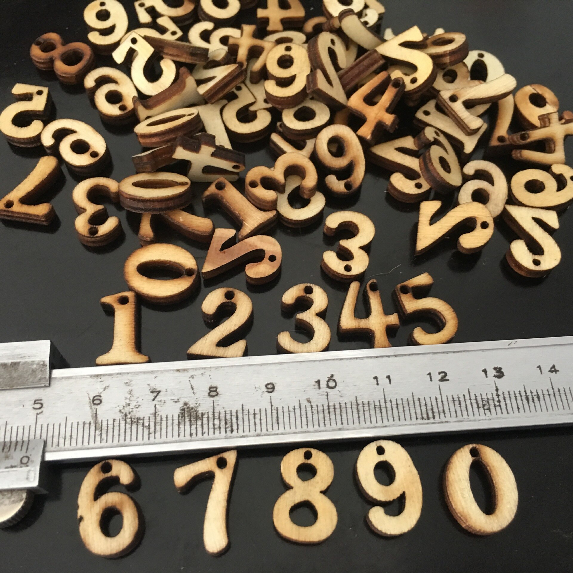 50pcs 0-9 Wooden Alphabet Letters Shapes Scramble Wood Numbers Tiles Sets DIY Letter Crafts Projects Displays Kits