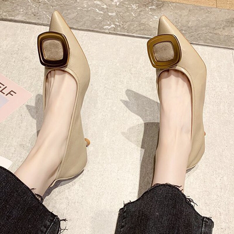 Damesko pumps sko spidse ensfarvede pu læder praktiske khaki slip-on fodtøj damesko