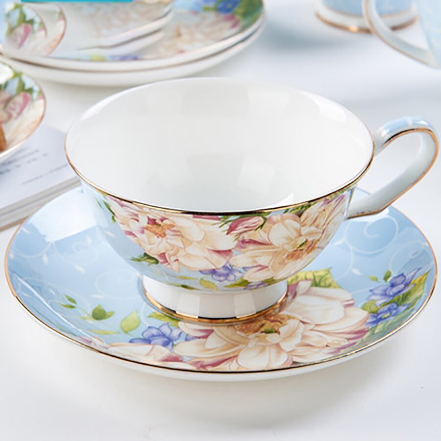 Vintage High Tea Cup Set European Coffee Cup Tea Ceramic Espresso Cups Set Saucer Set Tazas Home LZI122