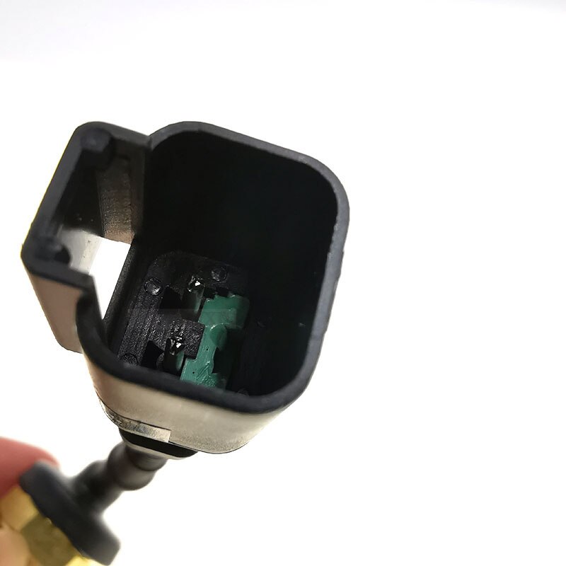 The 15153124 loader water temperature sensor is suitable for L220/180/150/350/70/90 with line water temperature VOE15153124