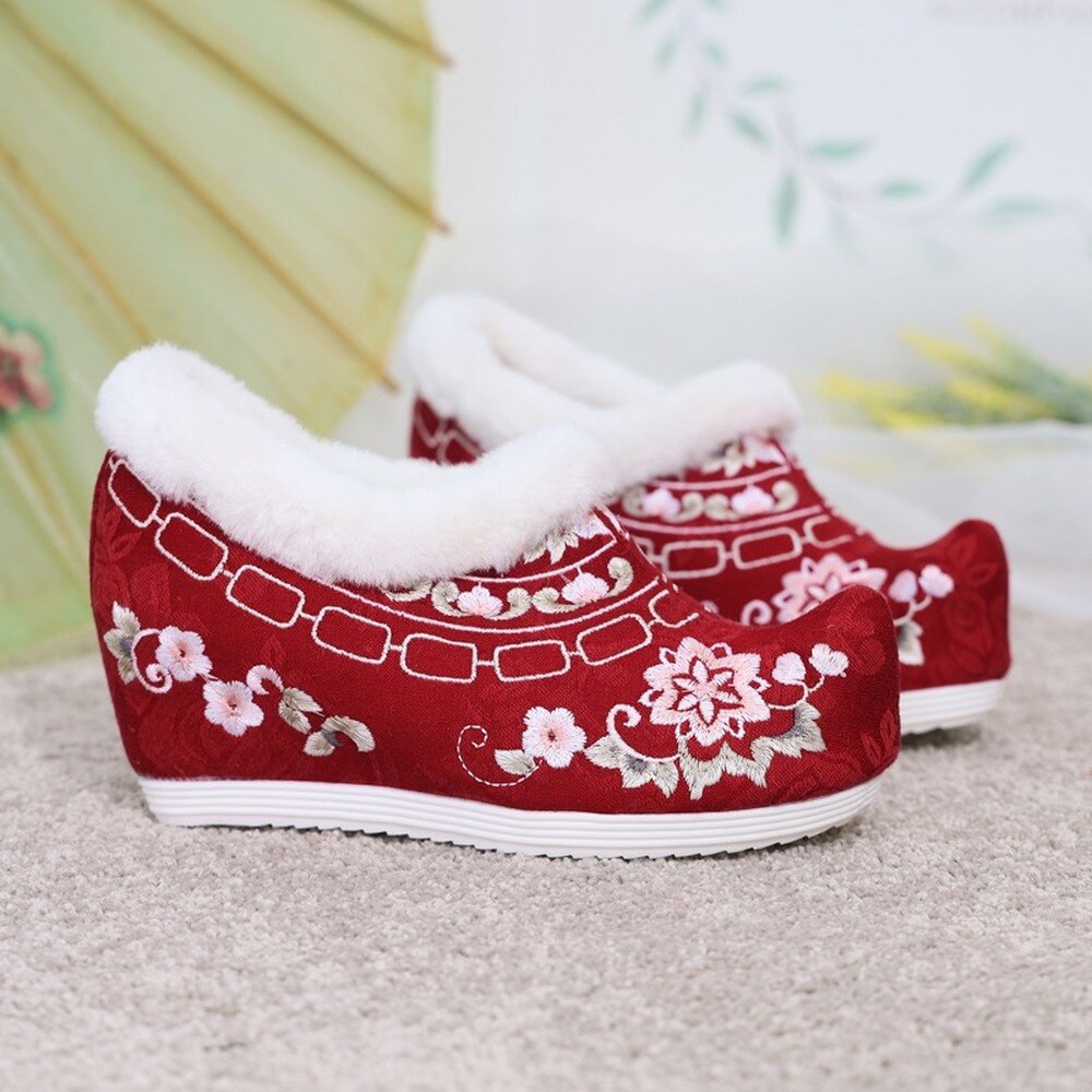 Botines Bordados florales para mujer, forro de piel Hanfu, cálidos zapatos de tacón oculto para nieve, Estilos chinos, 3 colores de princesa