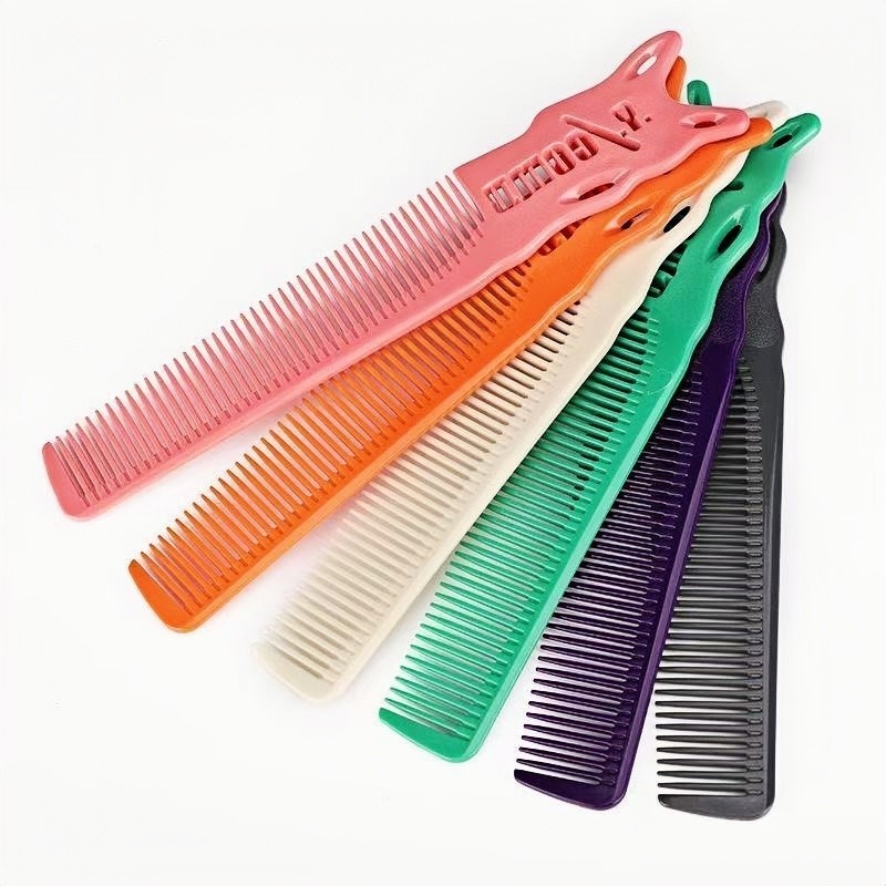 Kolorowe grzebienie z krawędzią robić strzyżenia włosów, fryzjerskie grzebienie robić strzyżenia na płasko dla mężczyzn, profesjonalne grzebienie robić strzyżenia włosów, szczotki fryzjerskie, narzędzia robić stylizacji włosów w salonie fryzjerskim.