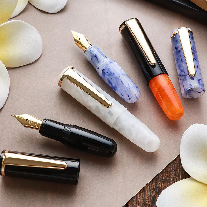 Mini pluma estilográfica, pequeña y Linda, se puede llenar con tinta para escribir.