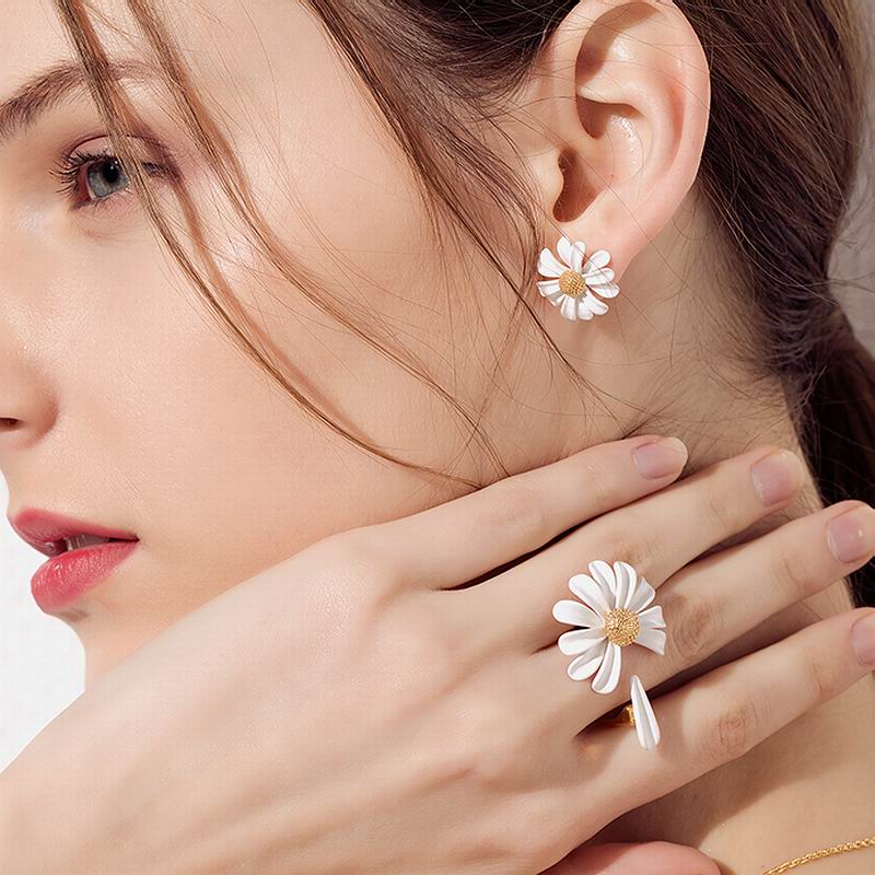 FFLACELL White Asymmetric Enamel Daisy Flower Vintage Simple Opening Rings for Women Jewelry Party