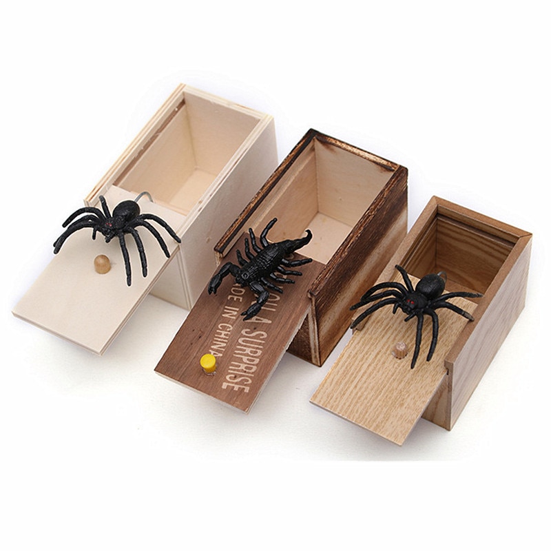 Funny Scare Box Wooden Prank Spider Hidden in Case Great Prank-Wooden Scarebox Interesting Play Trick Joke Toys