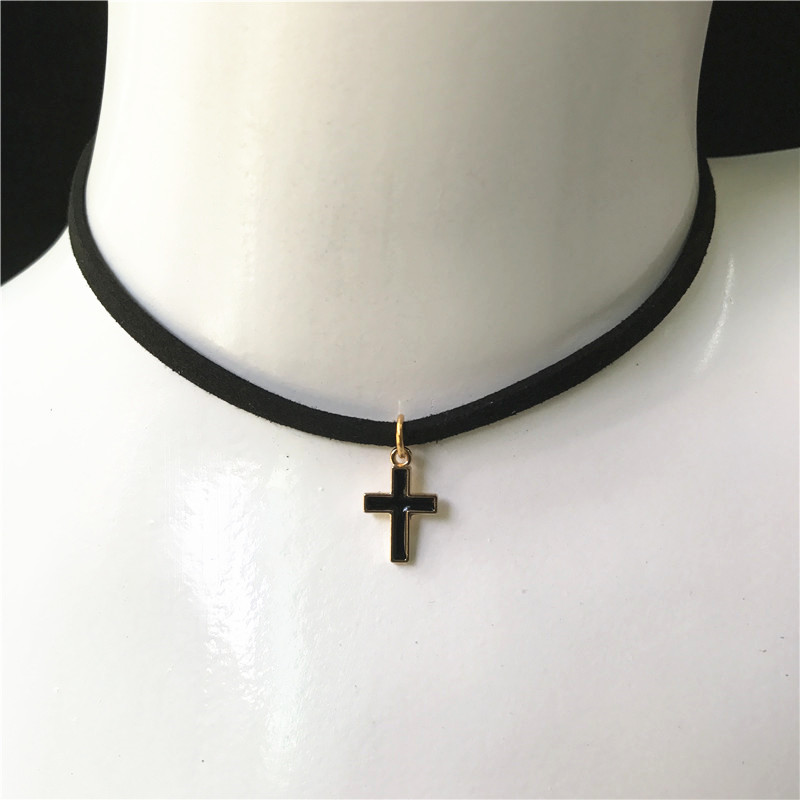 Gargantilla gótica Retro, Collar Punk de terciopelo negro para mujer, Collar con colgante de Cruz corta, joyería, bisutería, al por mayor