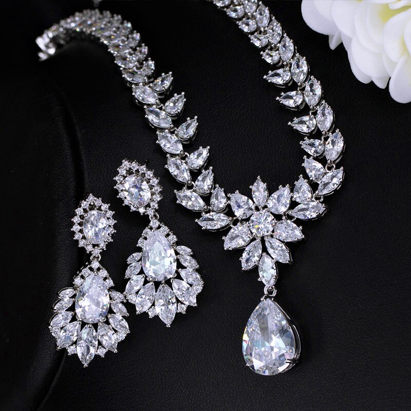 ThreeGraces glänzend CZ Kristall Weiß Gold groß Baumeln Hochzeit Ohrring Und Halskette charmant Braut Kostüm Schmuck einstellen JS079