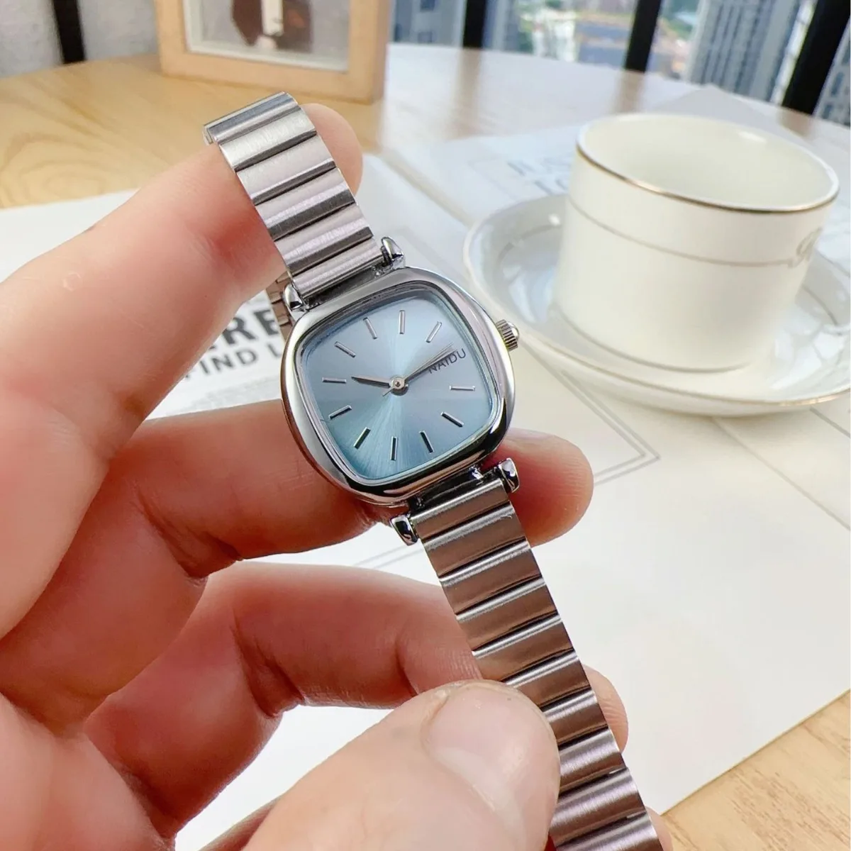 Dameklokker relogio feminino luksuriøs sølvfarget klokke dame stålrem kvarts armbåndsur klokke reloj mujer