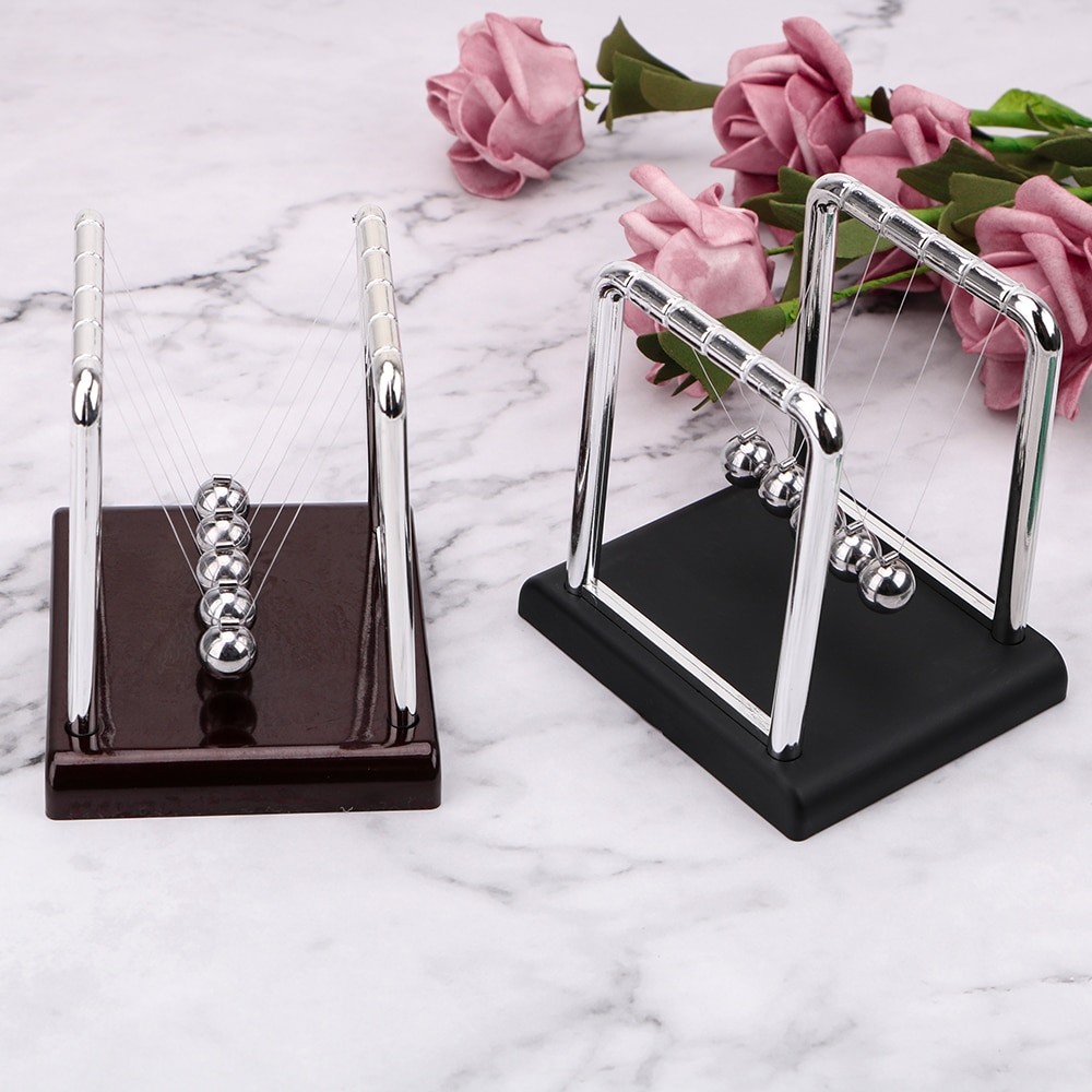 Newtons vugge stål balancekugle metal pendul kugle newton kugle skrivebord bord indretning fysik videnskab pendul