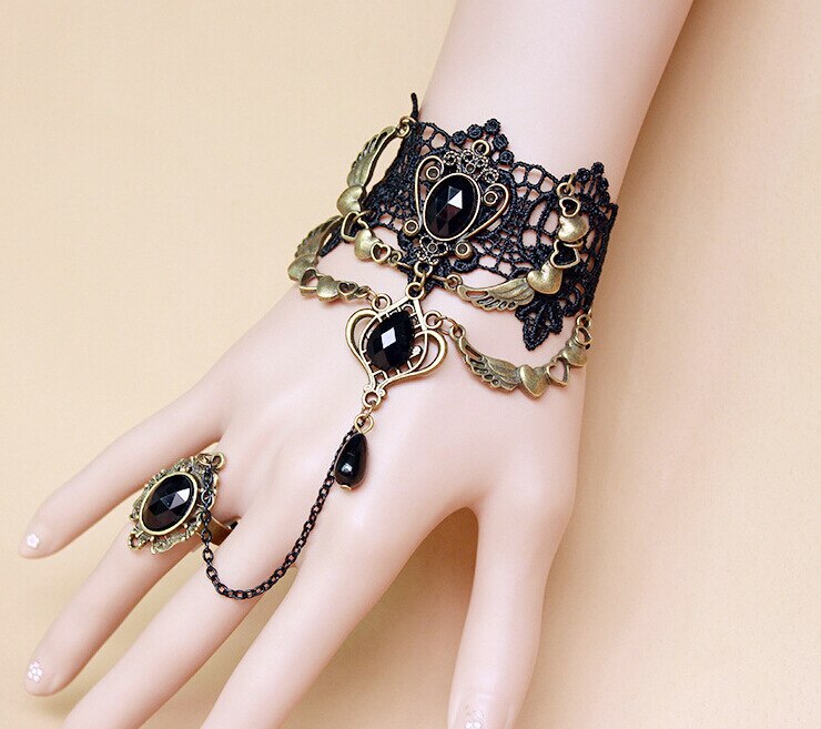 Gothic Armband Zwarte Kant Vinger Hand Chain Harness Vrouwen Armband Metalen Crystal Charm Steampunk Lady Vintage Sieraden, TCN615