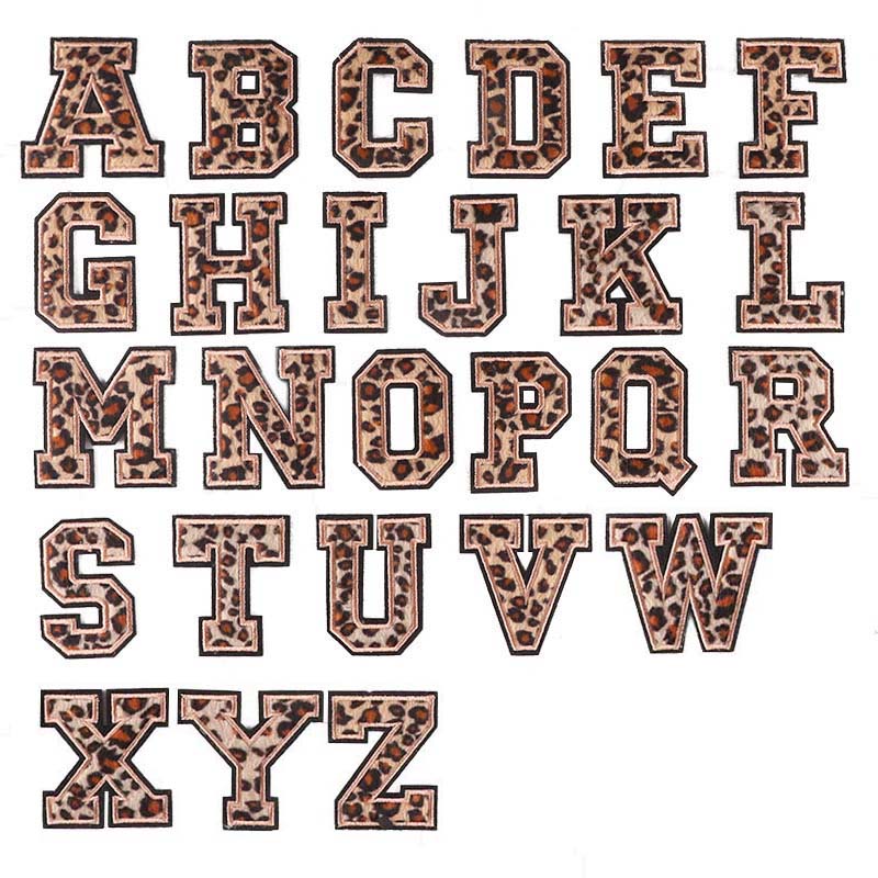 Parches de insignia de letras del alfabeto inglés A ~ Z, apliques bordados con estampado de leopardo, pegatinas para planchar para ropa, ropa con nombre DIY