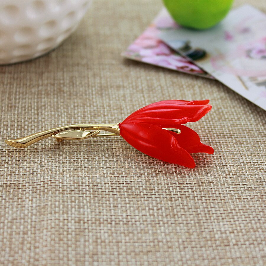 White Resin Lily Flower Brooches for Women Brooch Pins Brand Wedding Party Jewelry Birhtday Accessories