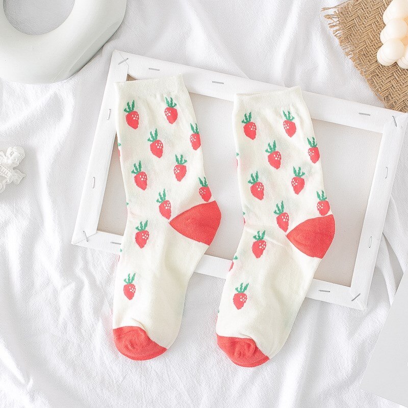 Cartoon Fruit Print Women Funny Socks Japanese Style Girls Kawaii Cute Crew Socks Cotton Breathable Harajuku Retro Casual Socks: Carrot