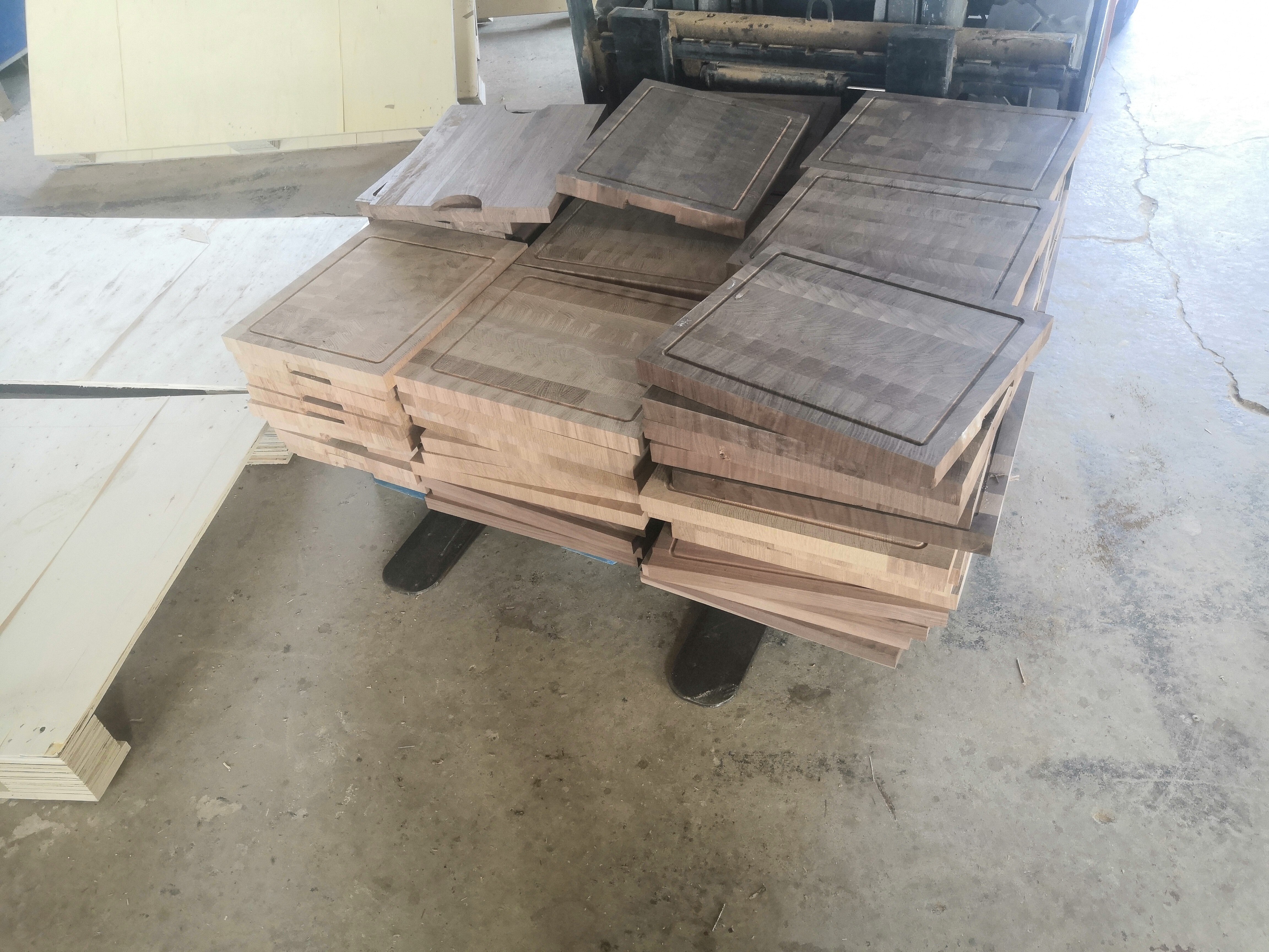 natural teak wood cutting board