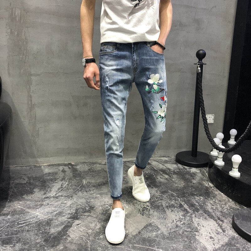 Pantalones vaqueros informales rasgados con flores bordadas para hombre, calzas ajustadas para los pies, mallas tobilleras, de primavera y otoño