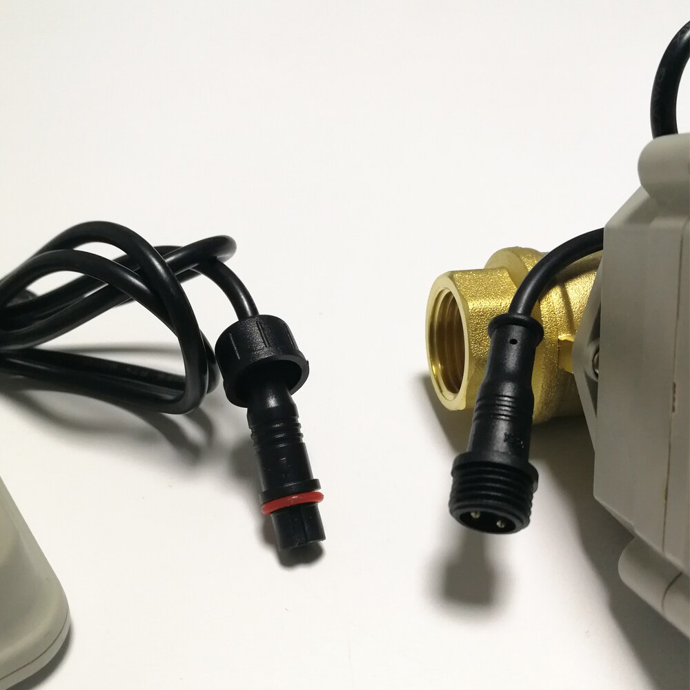 Water leakage controller with DN25 brass electric valve, 3VDC water leak alarm device, water leakage control box