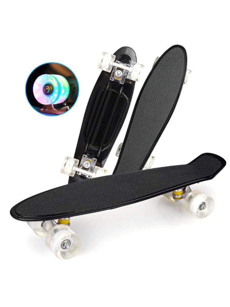 22 inches firehjulet mini retro skateboard pu frostet bord med led blinkende hjul cruiser børns scooter børn skateboard: Sort