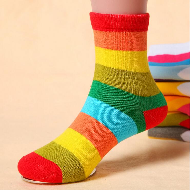 5 paare/los Baumwolle Frühling Herbst Baby Mädchen freundlicher Socken freundlicher Warme Jungen Gestreiften Regenbogen Bunte freundlicher Weihnachten Günstige Sachen