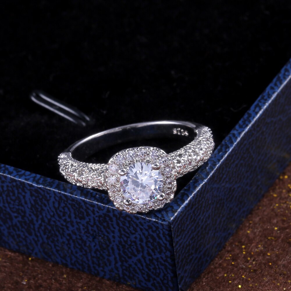 Huitan classico Nobile Anello di Cerimonia Nuziale Brillante con Zircone Cubico di Pietra Alla Moda Abbastanza di Fidanzamento Delle Donne Accessori Dei Monili Anello