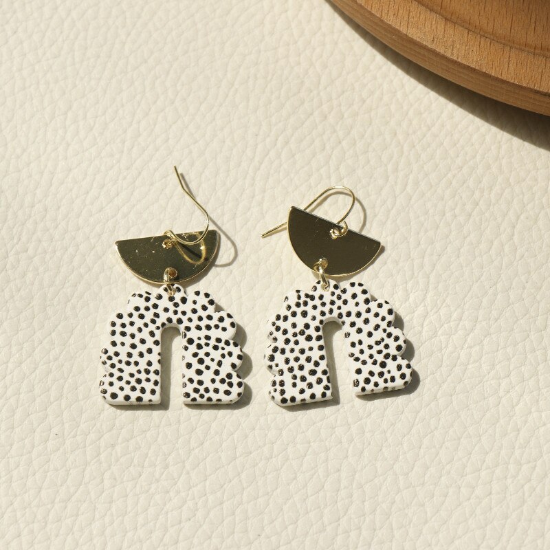 Koreaanse Acryl Geometrische Onregelmatige Dangle Oorbellen Voor Vrouwen Meisjes Leuke Zoete Zwart Wit Party Mode-sieraden: D