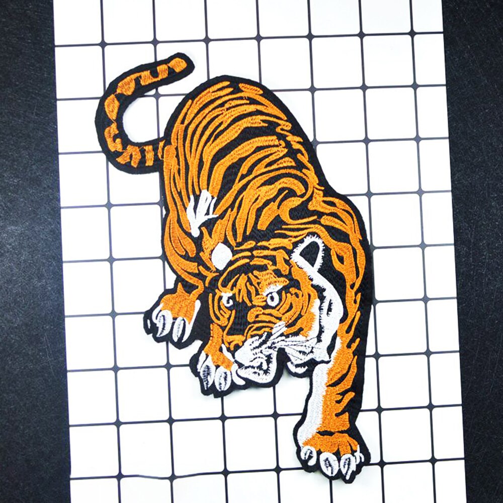 1 PC zwierząt rękojeść tygrysa naszywana aplikacja przyszyć na plastry na odzież DIY rękodzieło szycia naprawa akcesoria odzieżbyć winnym 33*17CM