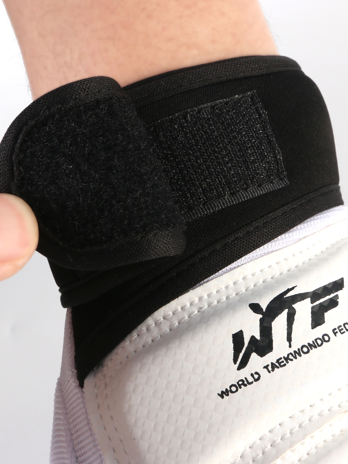 Hochwertige Kickbox-Handschuhe, MMA-Handschuhe, Muay Thai, Training, Boxer, Kampfausrüstung, Halbhandschuhe, PU-Leder, schwarze Boxausrüstung
