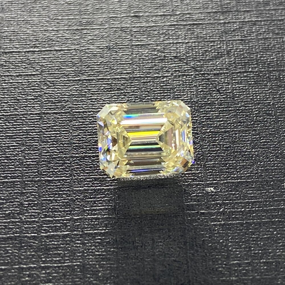 China Meixidian 4*6 MM 0.5 Carat VVS Emerald Cut Gemstone With GRA Certificate Yellow Moissanite Diamonds