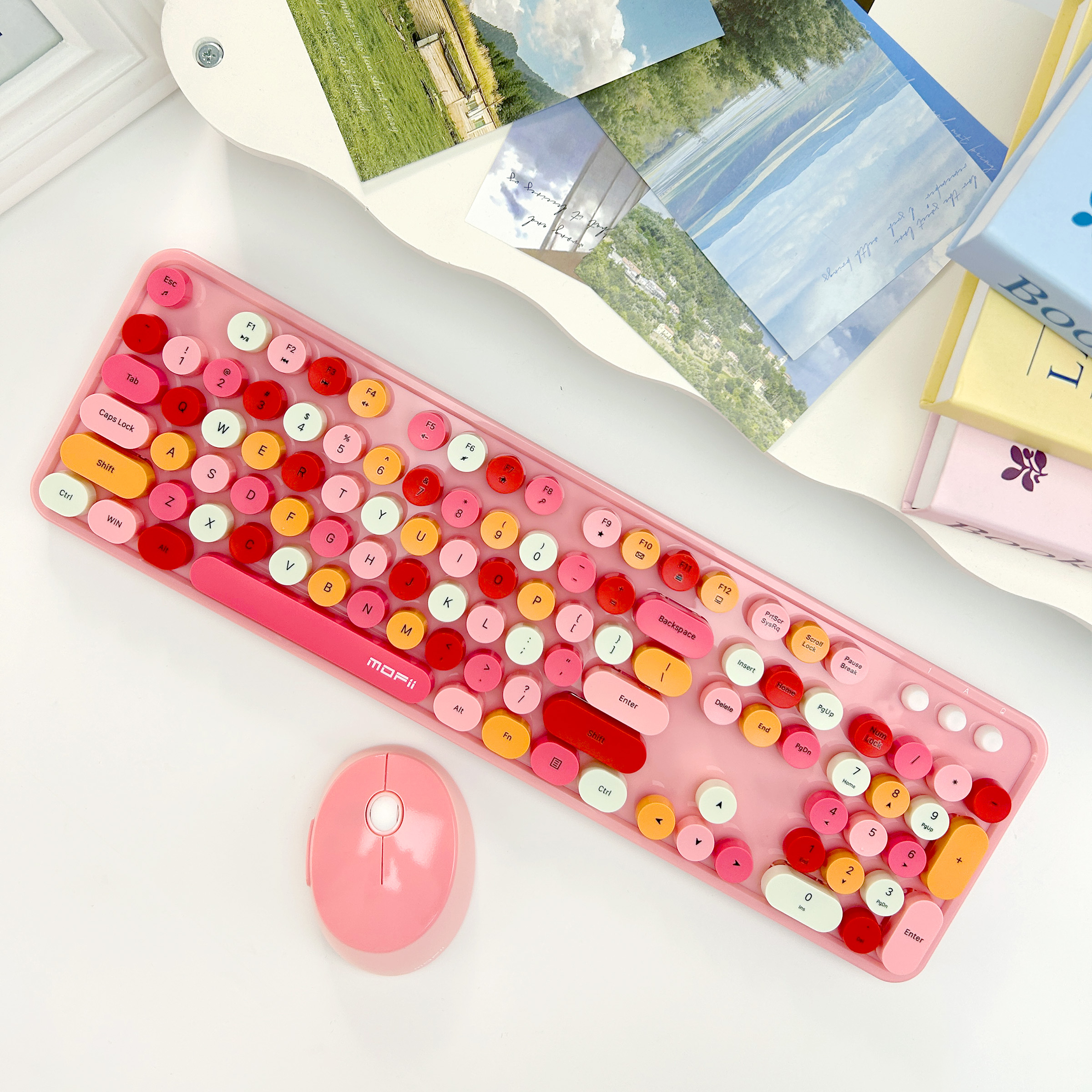 Kolorowy zestaw słodkiej bezprzewodowej klawiatury i myszy — pakiet Combo do dekoracji domu i użytku osobistego: Czerwony