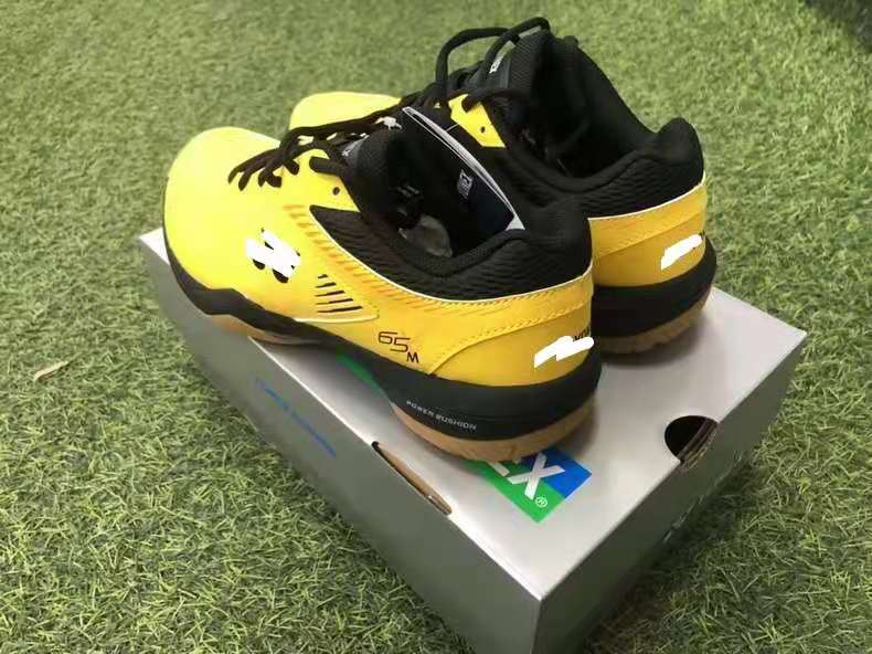 Badminton shoes Lindan same model SHB 65 have stock: white 38