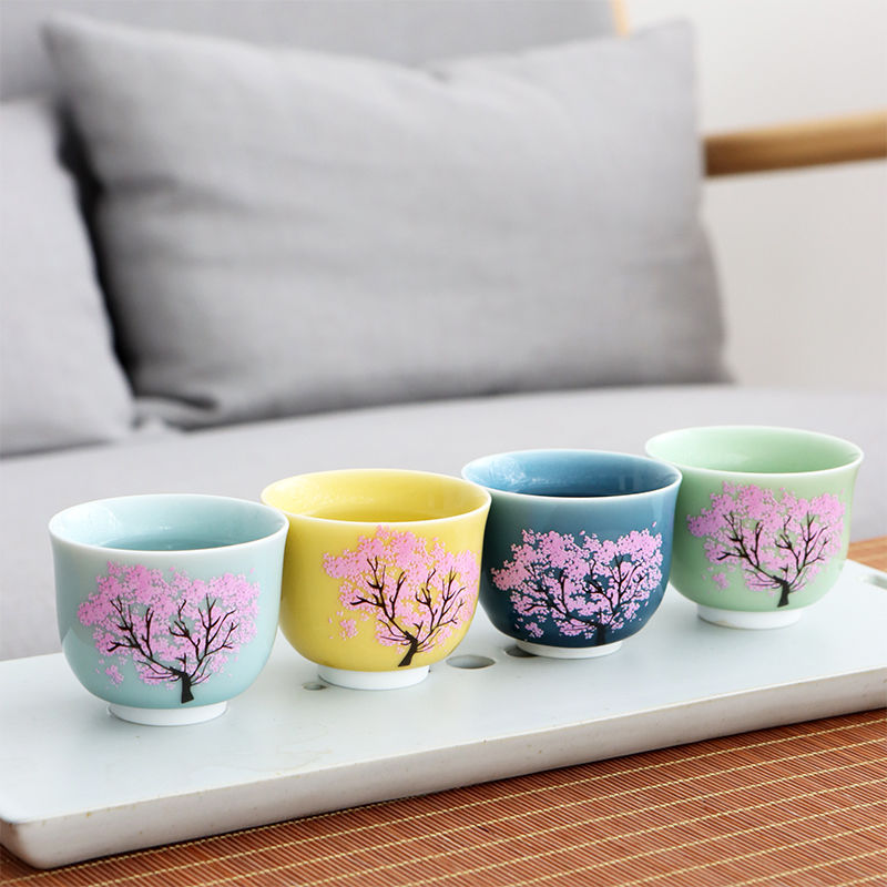 Tasse magique japonaise Sakura, tasse à thé en céramique Kung Fu, changement de couleur, température froide, spécial pour amis