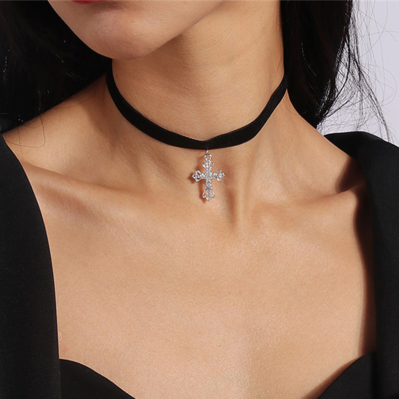 Mode Sexy Zwart Fluwelen Chokers Kettingen Punk Stijl Verklaring Kristal Liefde Harten Ketting Voor Vrouwen Partij Sieraden: Blue White Zinc Plated