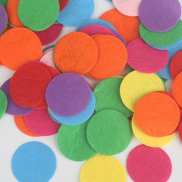 ! 300 Stks/partij 15-30mm Willekeurige Gemengde Kleur Ronde felt pads accessoire pleisters cirkel viltjes, stof bloem Accessoires: 30mm