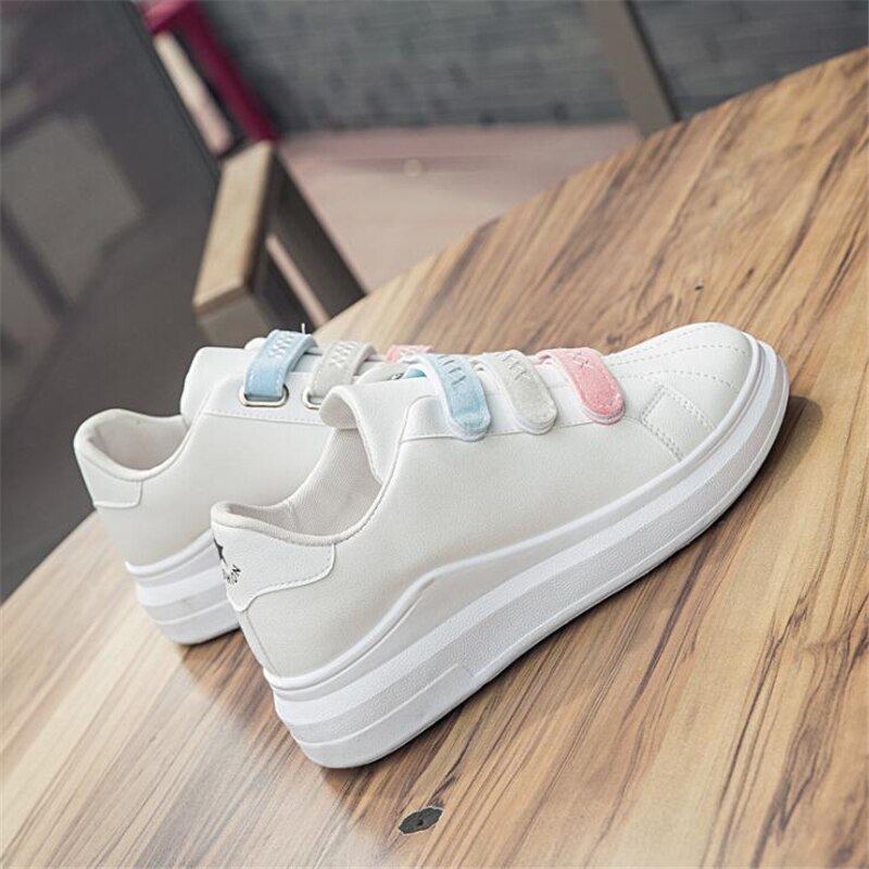 Dam sneakers färg kardborre plattform vit sneakers vårstil vild trend student sport fritidsskor damskor: Vit svart / 6.5