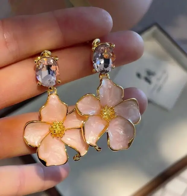 Pendientes largos de ojos grandes exagerados de estilo francés, pendientes de gotas de agua con perlas a la: Marrón rojizo