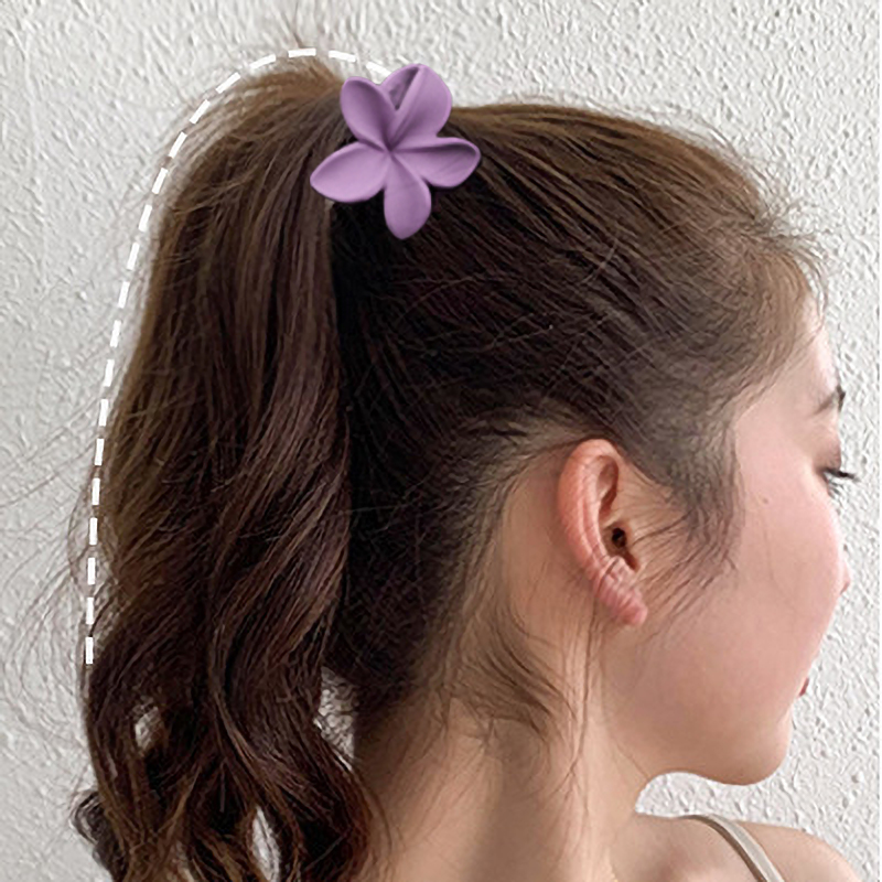 4CM Frauen Kunststoff Haarspangen Süße Und Niedliche Plumeria Blume Form Haarnadel Shark Clip Haar Zubehör Matte Einfarbig Stil