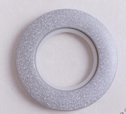 50 stk.rund form plast ringe med lavt støjniveau til øjengardin mat krom gardinring i romersk cirkel: Kedeligt sølv