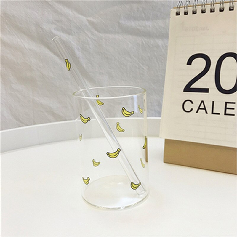 300ml jordgubbe söta nordiska glaskoppar transparent vattenkopp studentmjölk värmebeständigt glas hemfest drickskopp: Bananastraw