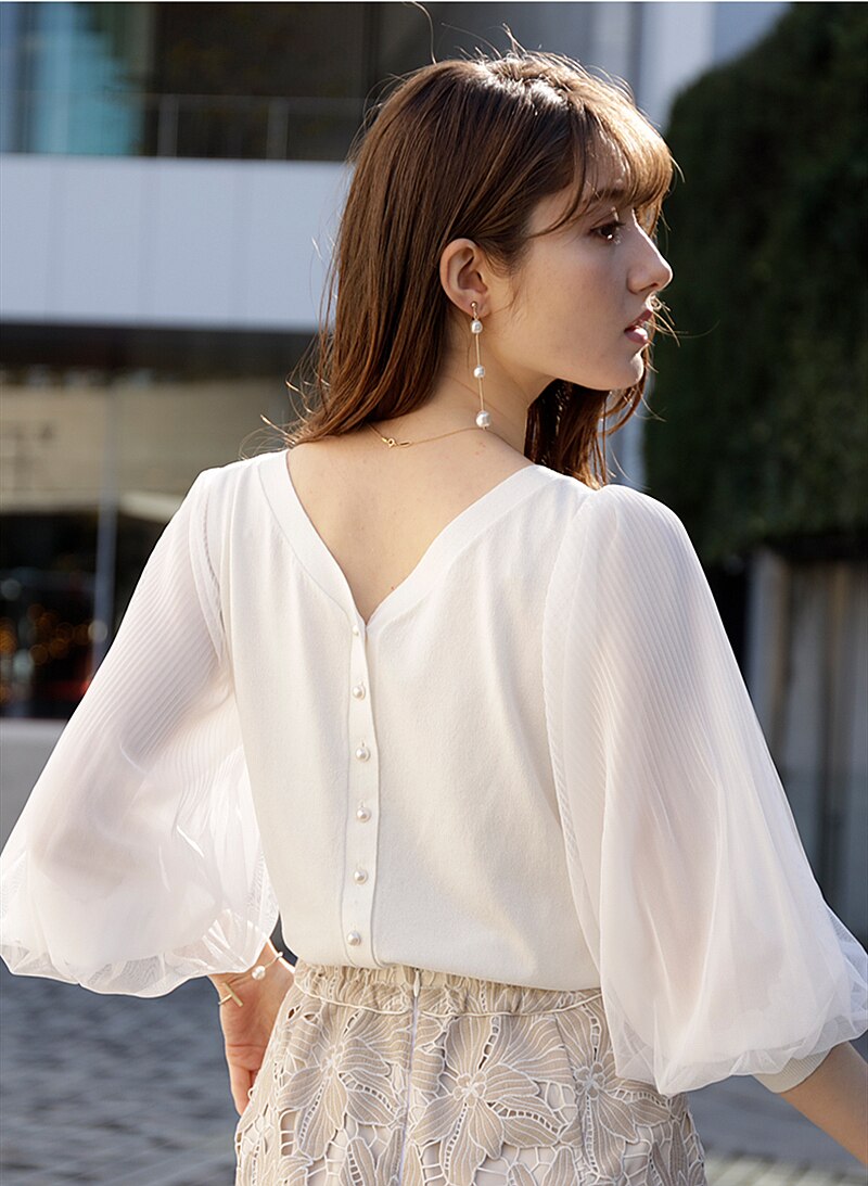 Blusa de gasa con manga abombada y cuello en V, producto de primavera