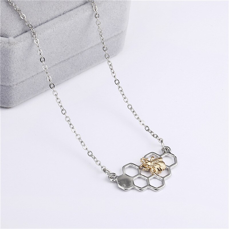 Verkoop Delicate Hanger Ketting Metalen Hart Honingraat Bee Kettingen Voor Vrouwen Gouden Zilveren Sieraden Verjaardagscadeautjes