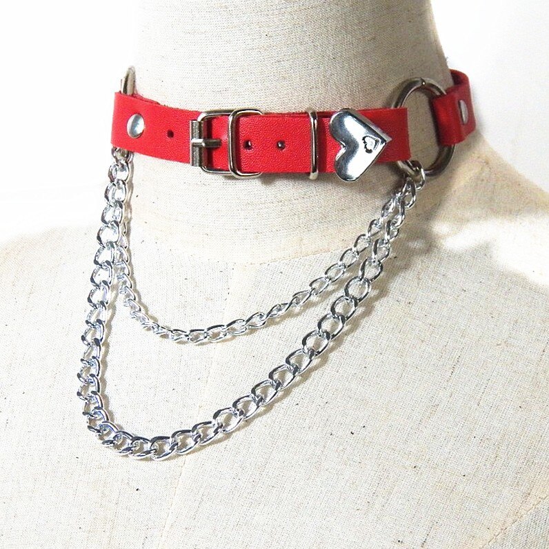 WKOUD EAM Neue Punk Halsband Für Frauen Metall Kette PU Leder Halskette Unregelmäßigen Persönlichkeit Schlüsselbein Kette Dame Flut PF323: rot