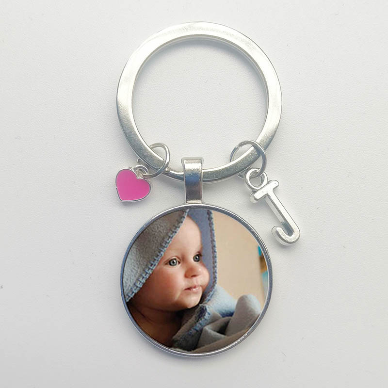 Neue Heiße handgefertigt Geburtstag Name Keychain Foto Art Mutter Papa Familie Foto Herz-förmigen Keychain knapp Keychain: Schwarz / Blau