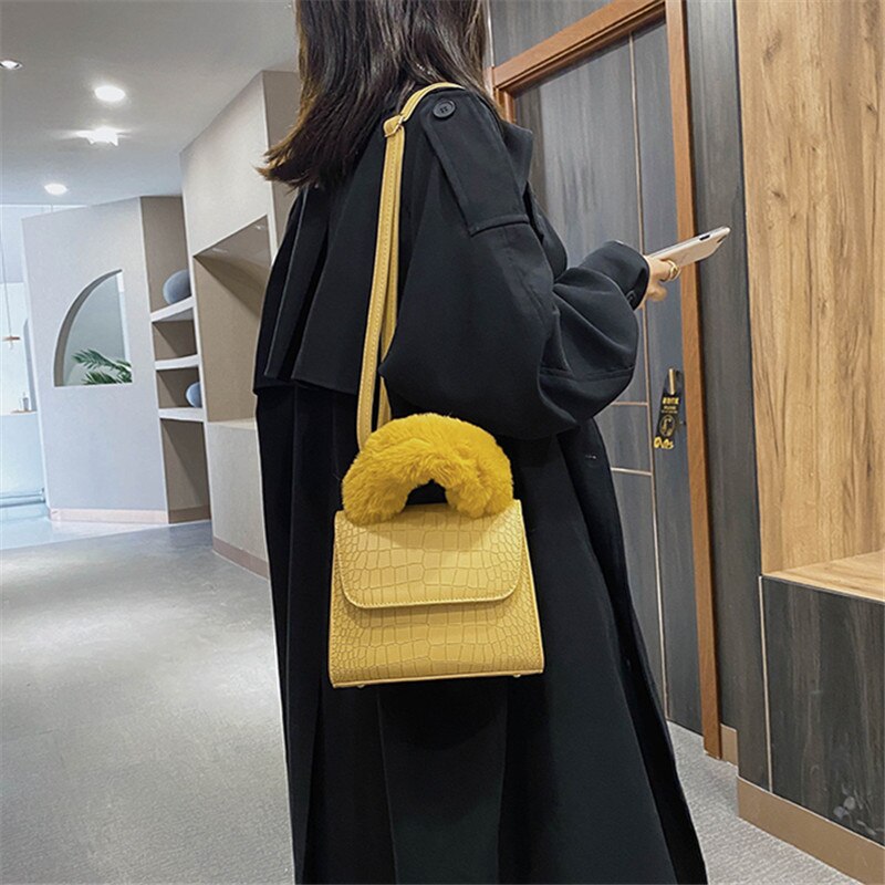 Unieke Tas Winter Vierkante Bag Pluche Handtas & Elegante Schoudertas Messenger Bag Breedte 20Cm Hoogte 16cm