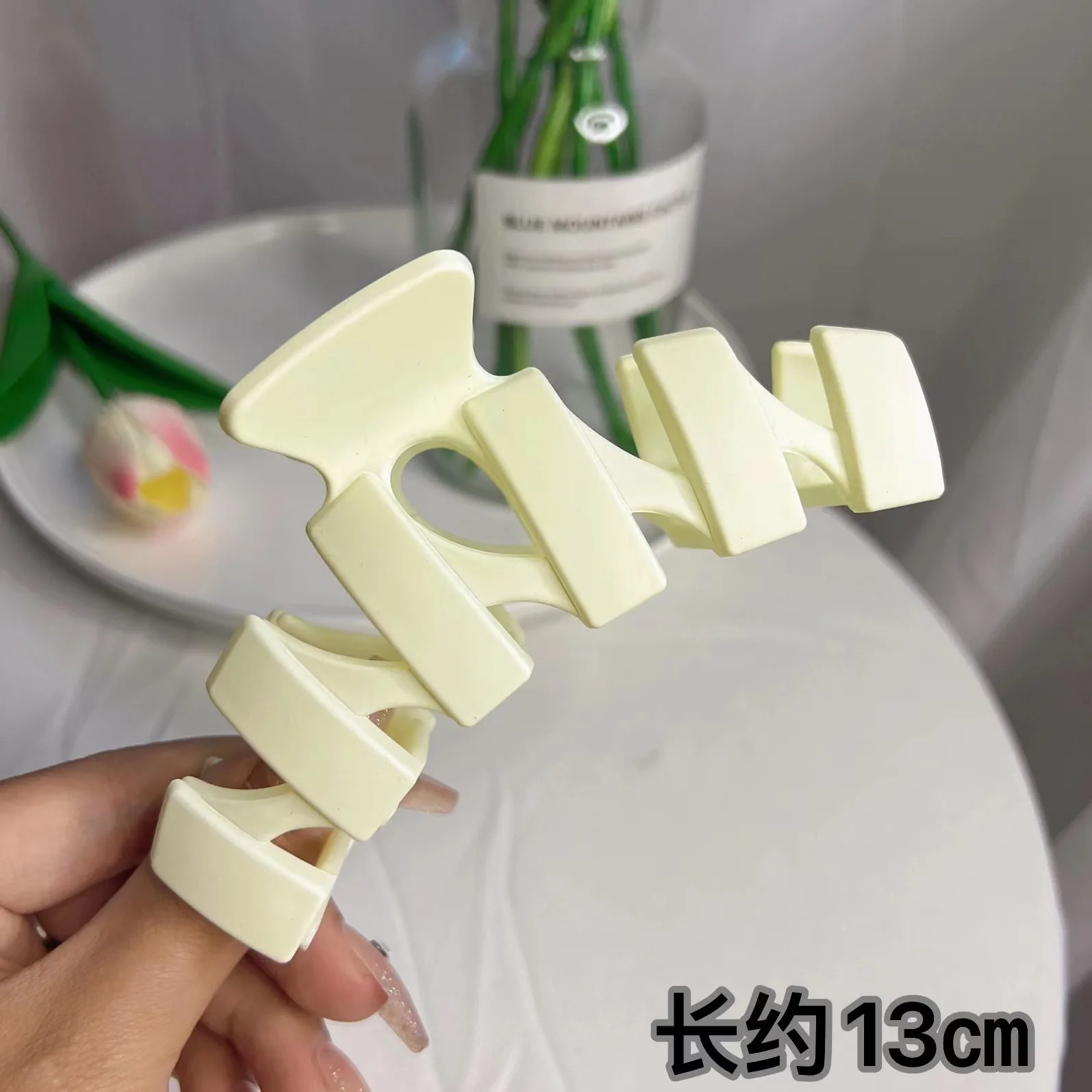 butikk, overdimensjonerte akrylhårklo krabbehårspenner i massiv plast til kvinner, butikk haihårspenner, hårtilbehør til jenter: Korallrød